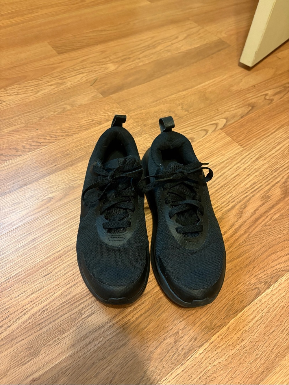 Nike Women's Black Mesh Low-Top Lace-Up Sneakers